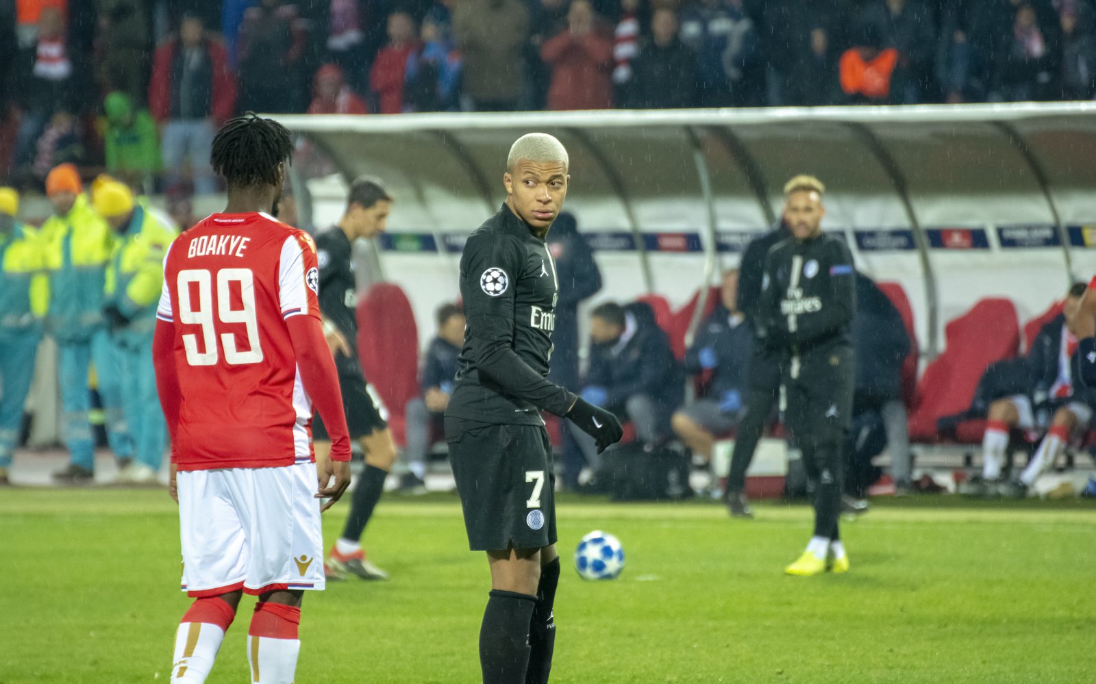 Kylian Mbappé passa al marchio svizzero On dopo 19 anni con Nike