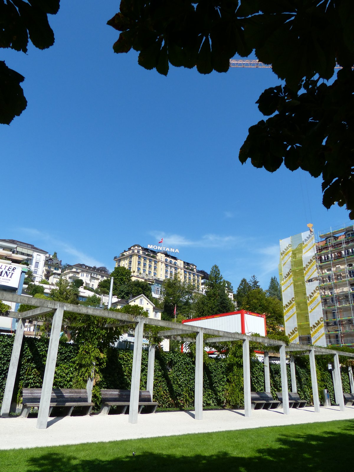 Un albergo in Svizzera: il Consiglio degli Stati difende l aliquota IVA speciale del 3,8% fino al 2035.