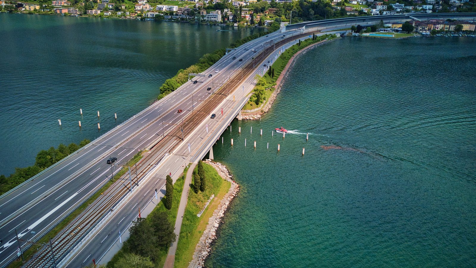 L'autostrada A2 nei pressi di Melide.