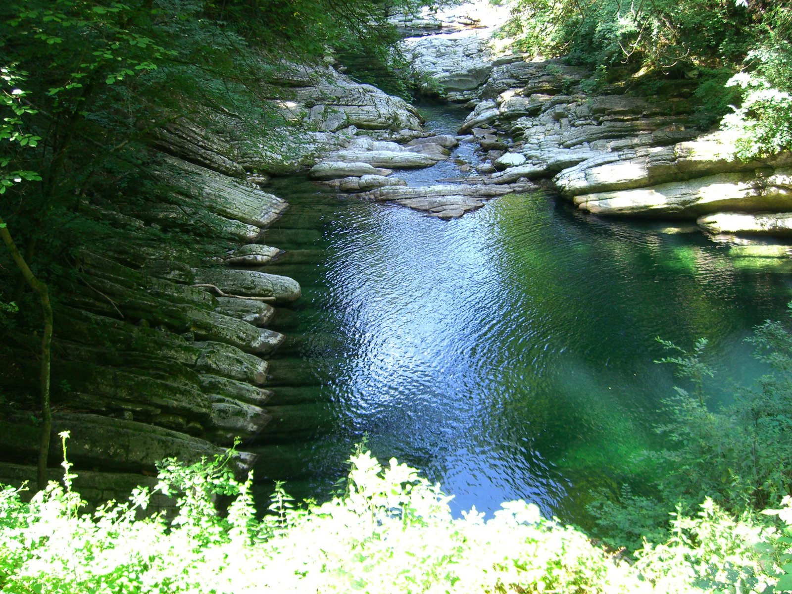 Il fiume Breggia. Nel Comune continuano le restrizioni sull uso dell acqua potabile.