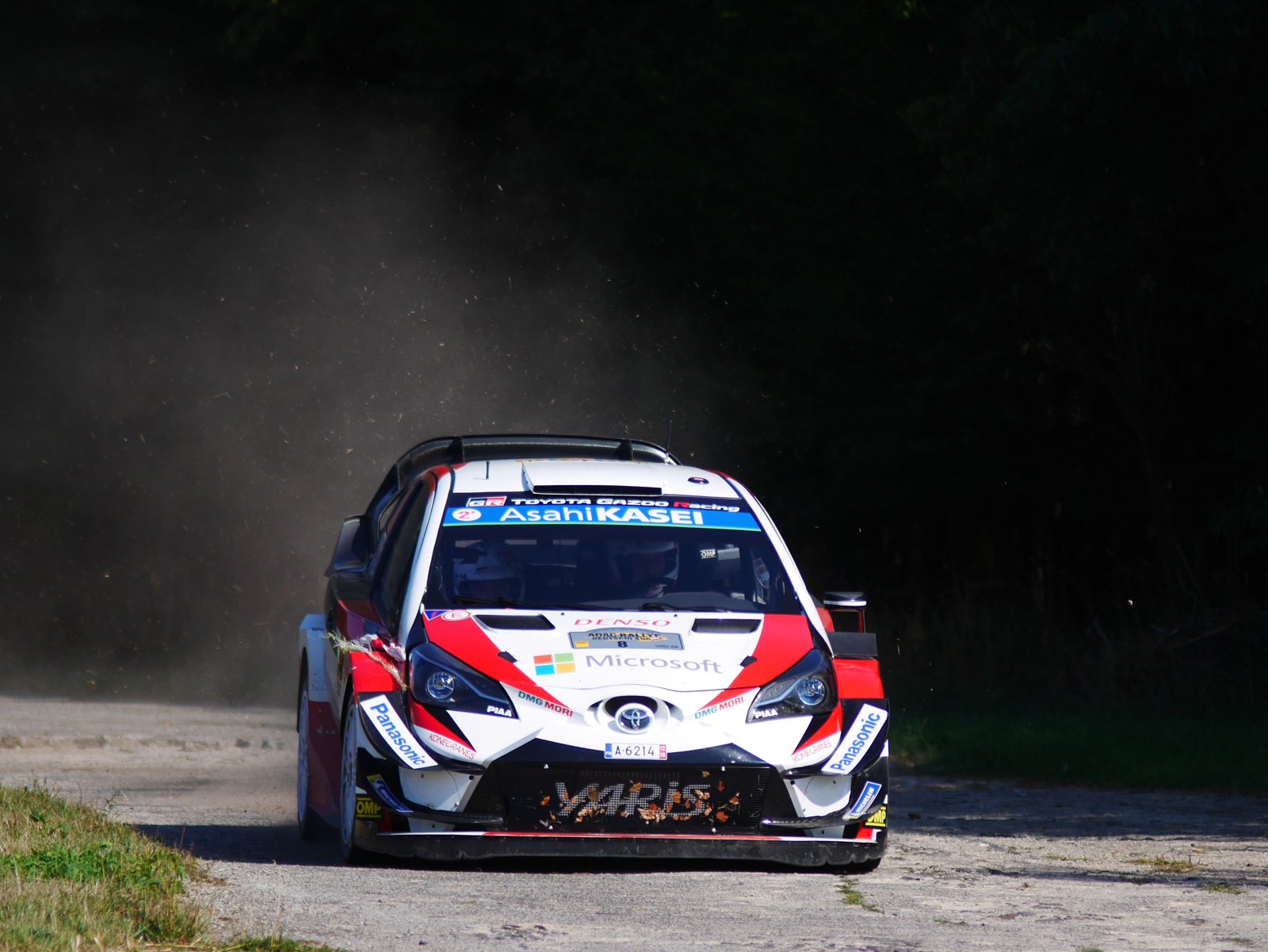 Una Toyota Yaris impegnata in una prova di rally (foto d'archivio 2018)