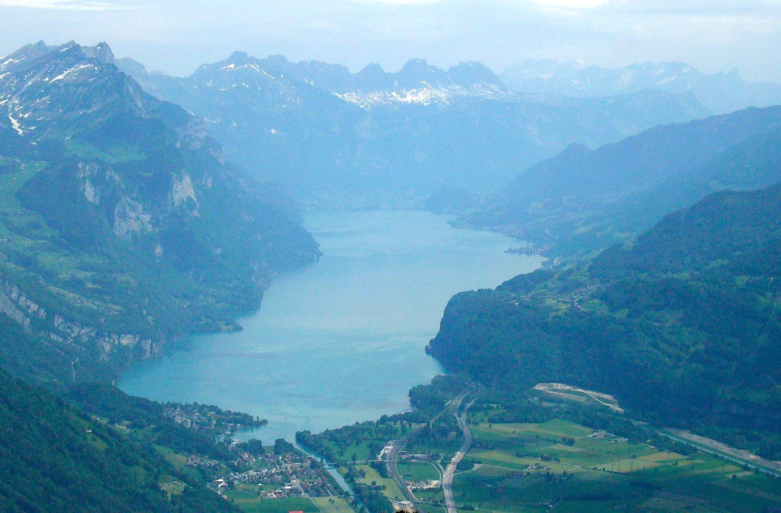 Il Kerenzerberg sopra il lago di Walen nei pressi di Filzbach (foto d'archivio).