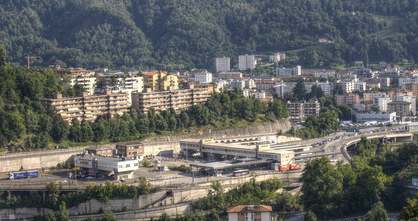 Il valico di Brogeda al confine tra Svizzera e Italia. Foto d’archivio del 9 luglio 2009.