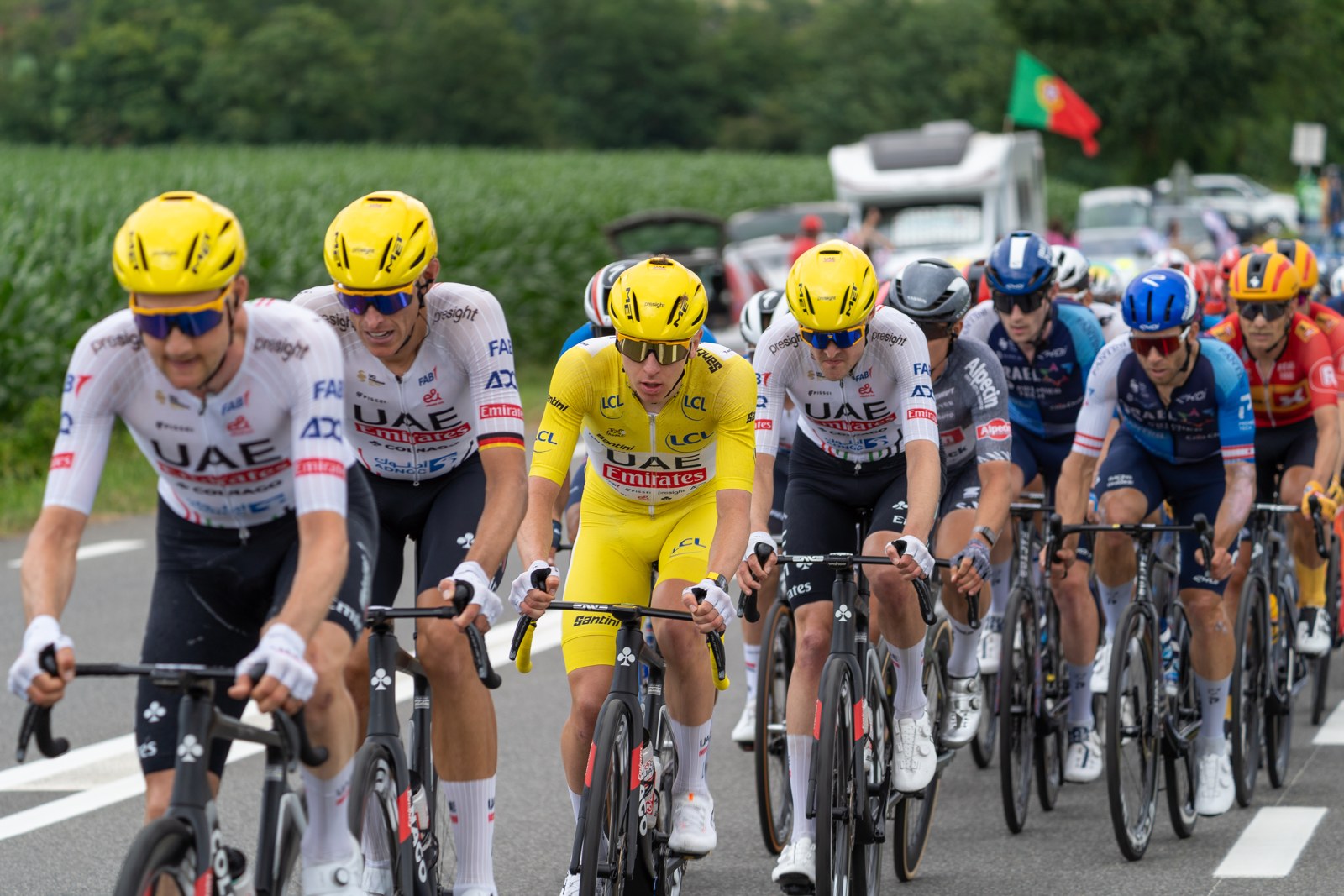 Tadej Pogacar e il suo team al Tour de France (foto d'archivio 2024)