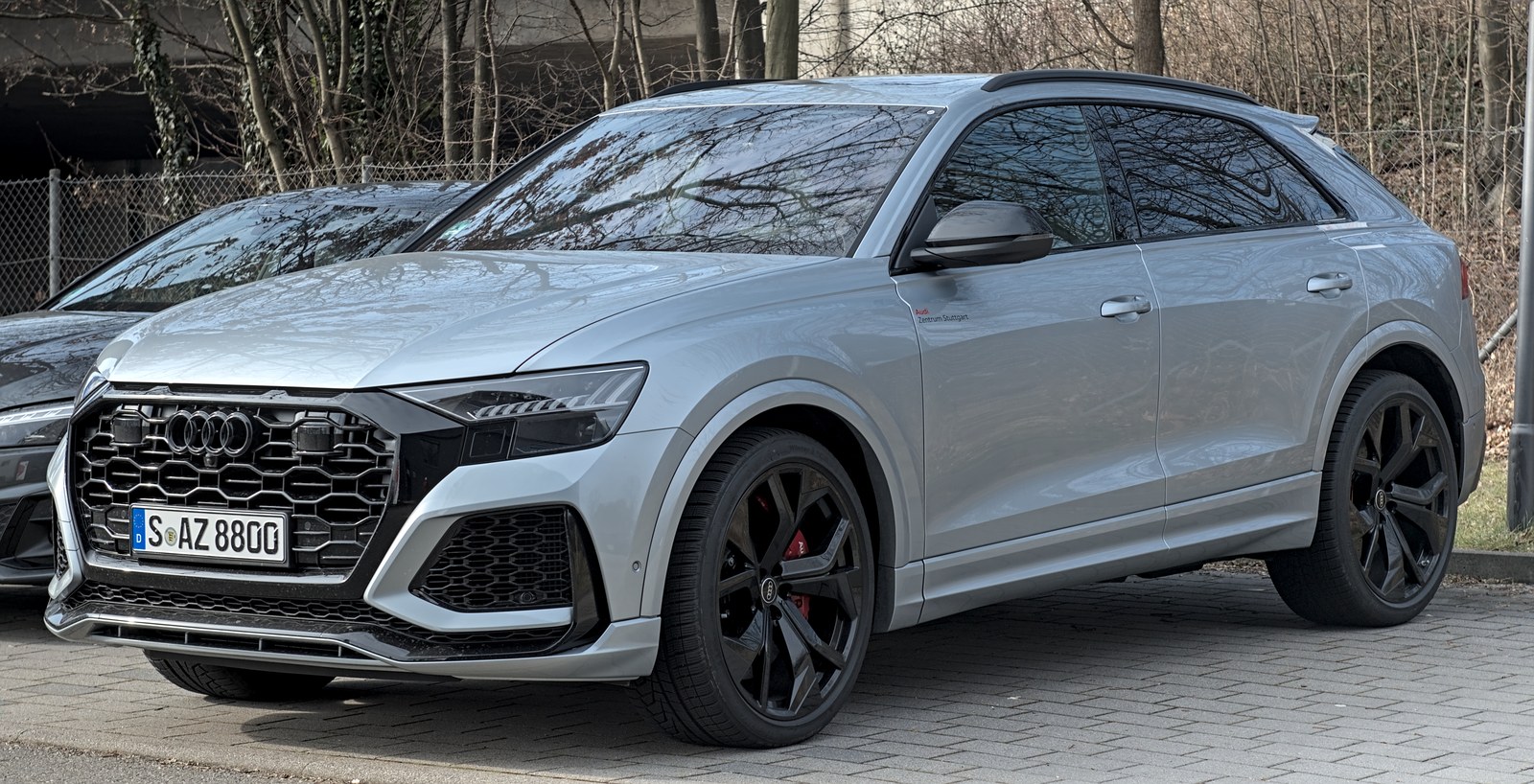 Un'Audi RSQ8 (in foto un modello analogo a quello rubato nel Cantone di Svitto)