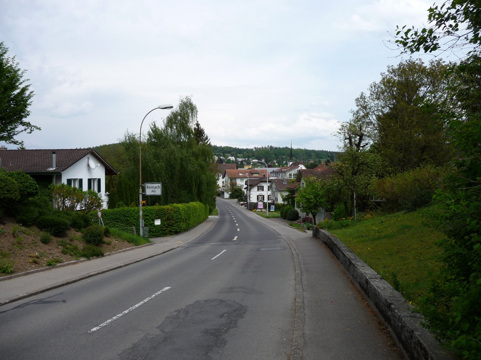 Ingresso del comune di Reinach (Argovia), scenario dell'incidente stradale.