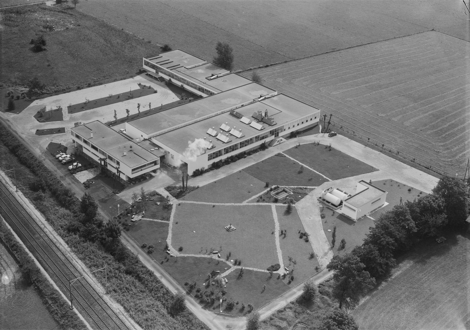 Edificio industriale a Sant’Antonino. Foto d’archivio del 25 agosto 1966, usata a scopo illustrativo.
