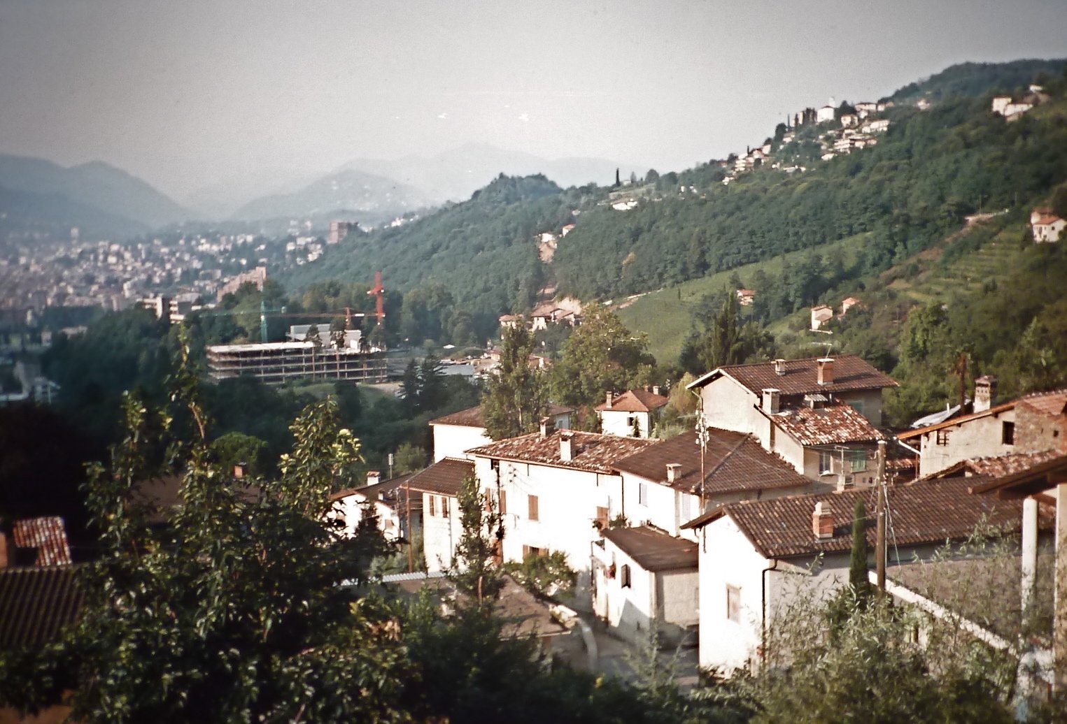 Panoramica della zona di Canobbio e del Luganese (foto d'archivio 1975)