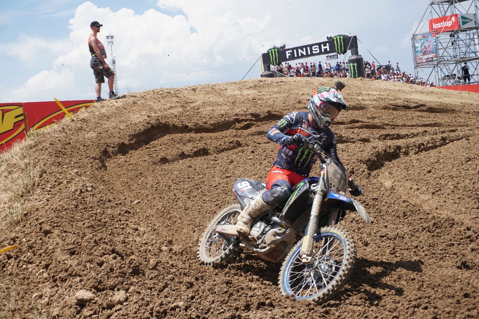 Il pilota svizzero di motocross Jeremy Seewer in azione