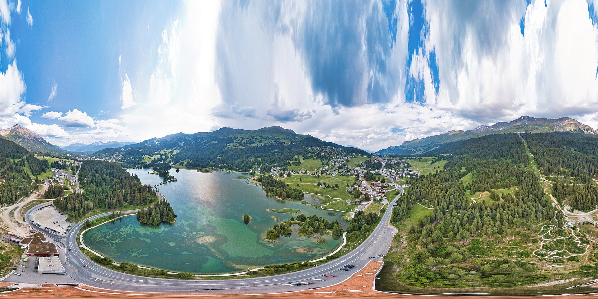 Panoramica di Lenzerheide, punto di partenza e arrivo dell'Alpen Challenge (foto d'archivio)