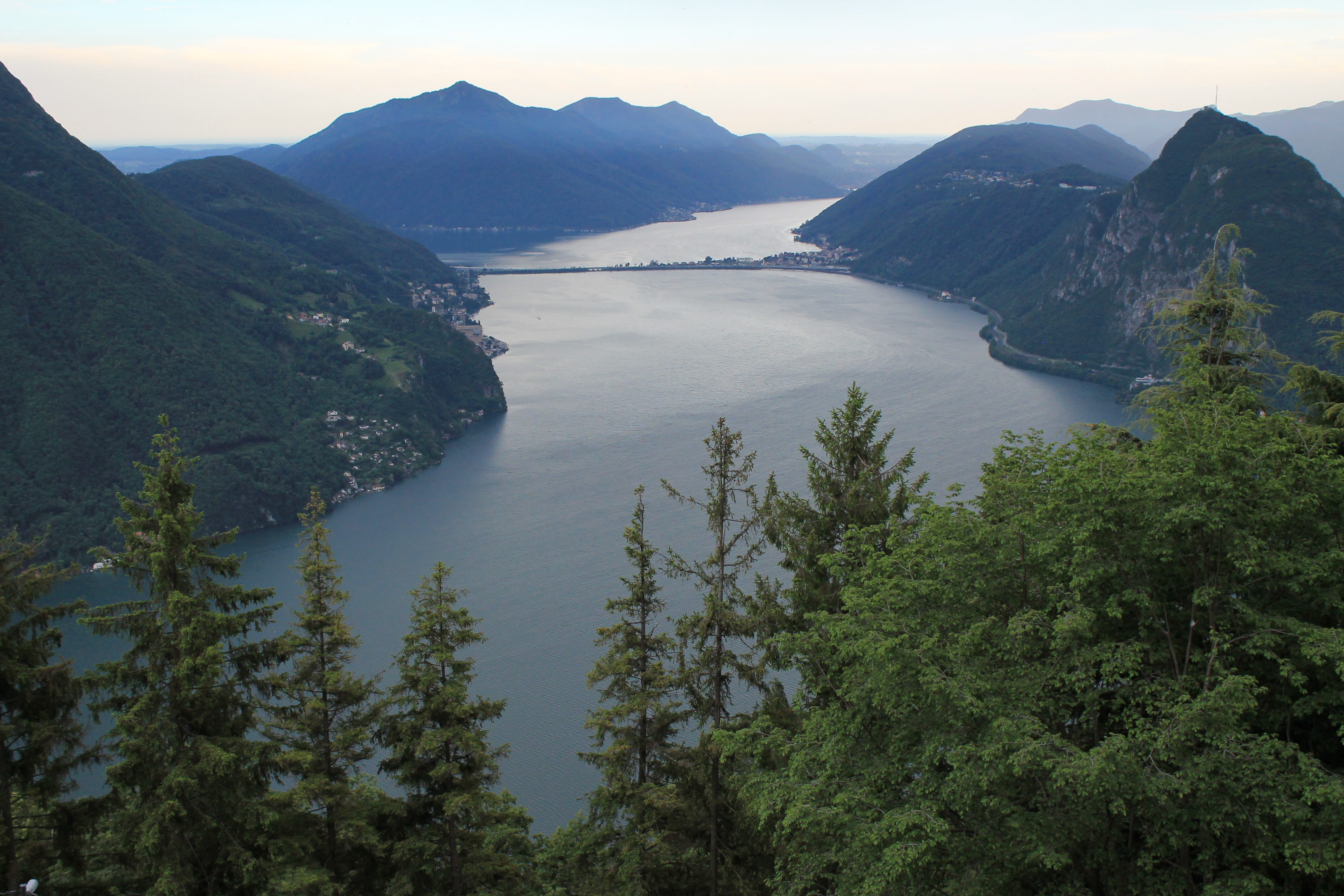 Scorcio del golfo del Ceresio a Lugano (foto d'archivio).