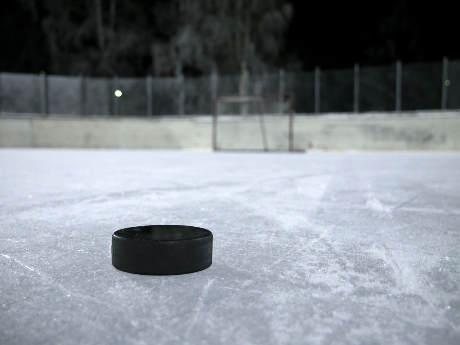 Un disco su una pista di hockey: immagine di repertorio del 2018, senza relazione con il rinnovo di Muggli.