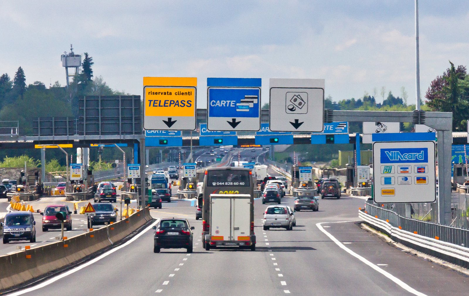L'autostrada A9 nei pressi del casello di Como Grandate (foto d'archivio)