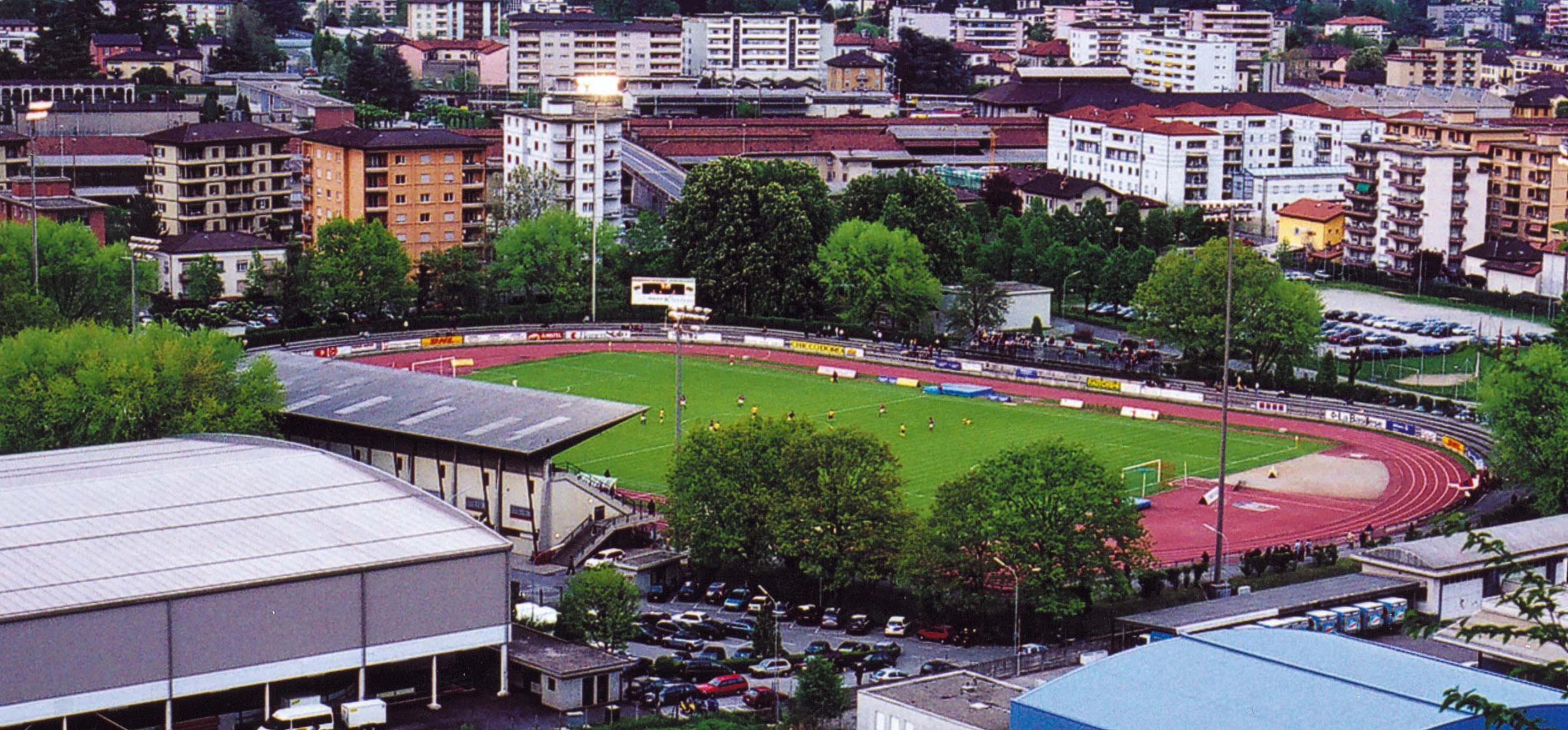 Lo Stadio Comunale Riva IV di Chiasso, sede dell'incontro tra i giovani del FC Chiasso e la Polizia comunale (foto d'archivio 2004).
