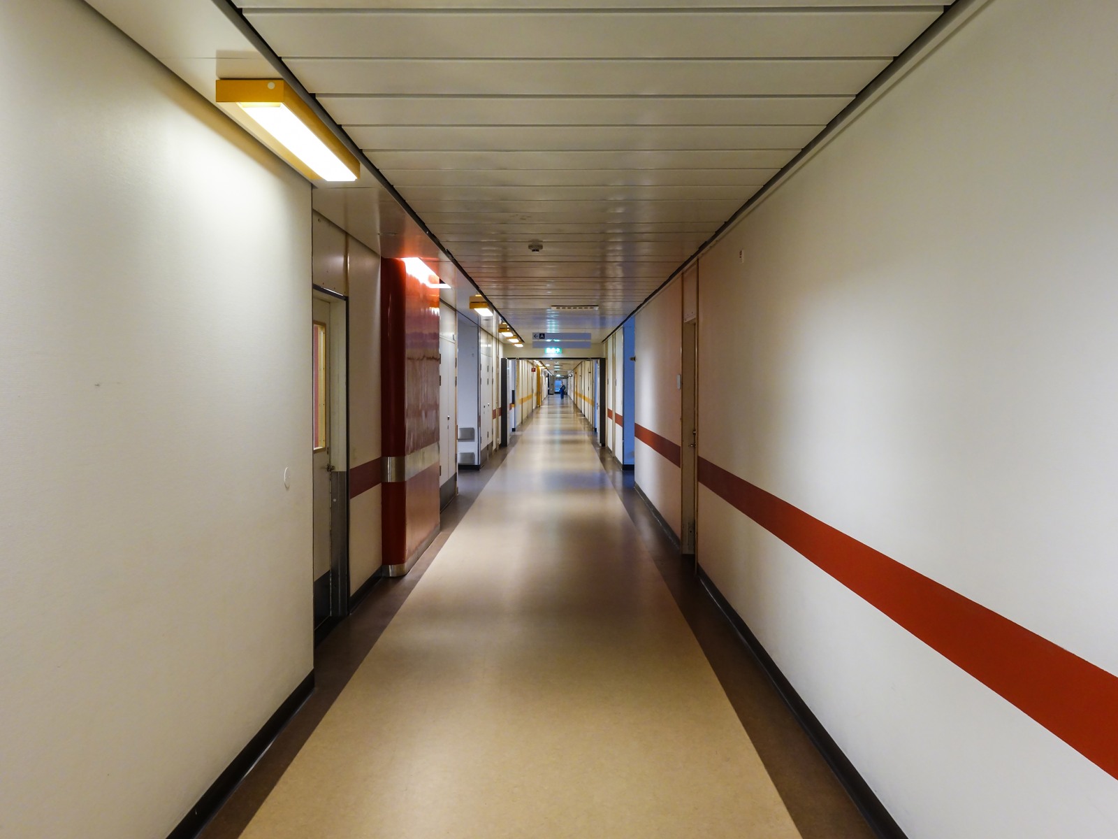Corridoio dell’ospedale NÄL di Trollhättan, in Svezia. Foto d’archivio (2018), a scopo illustrativo.