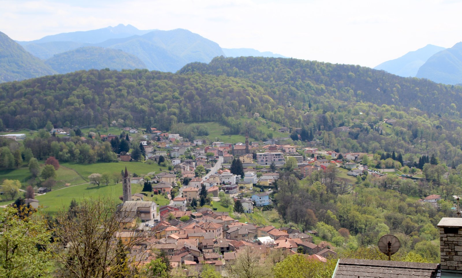 Vista panoramica su Sala Capriasca e Vaglio nel comune di Capriasca (foto d archivio 2015).