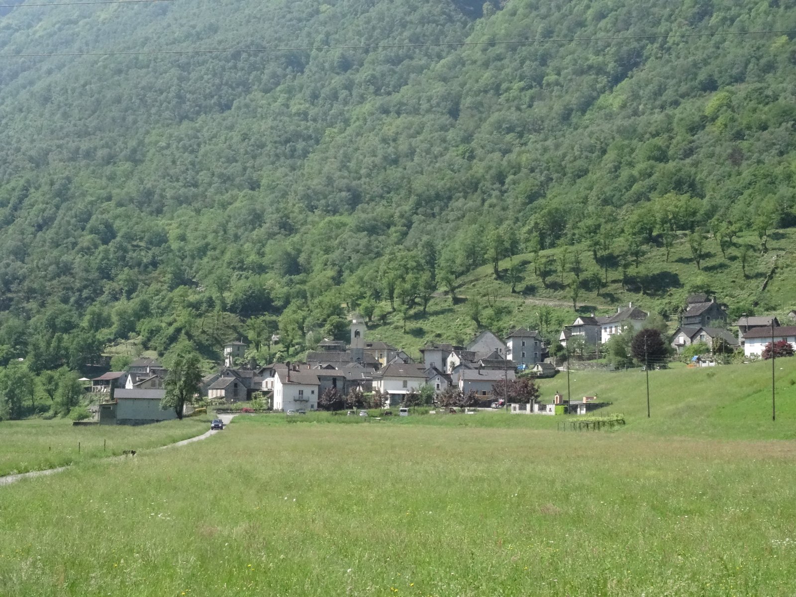Scorcio del villaggio di Lodano in Vallemaggia (foto d'archivio 2015)