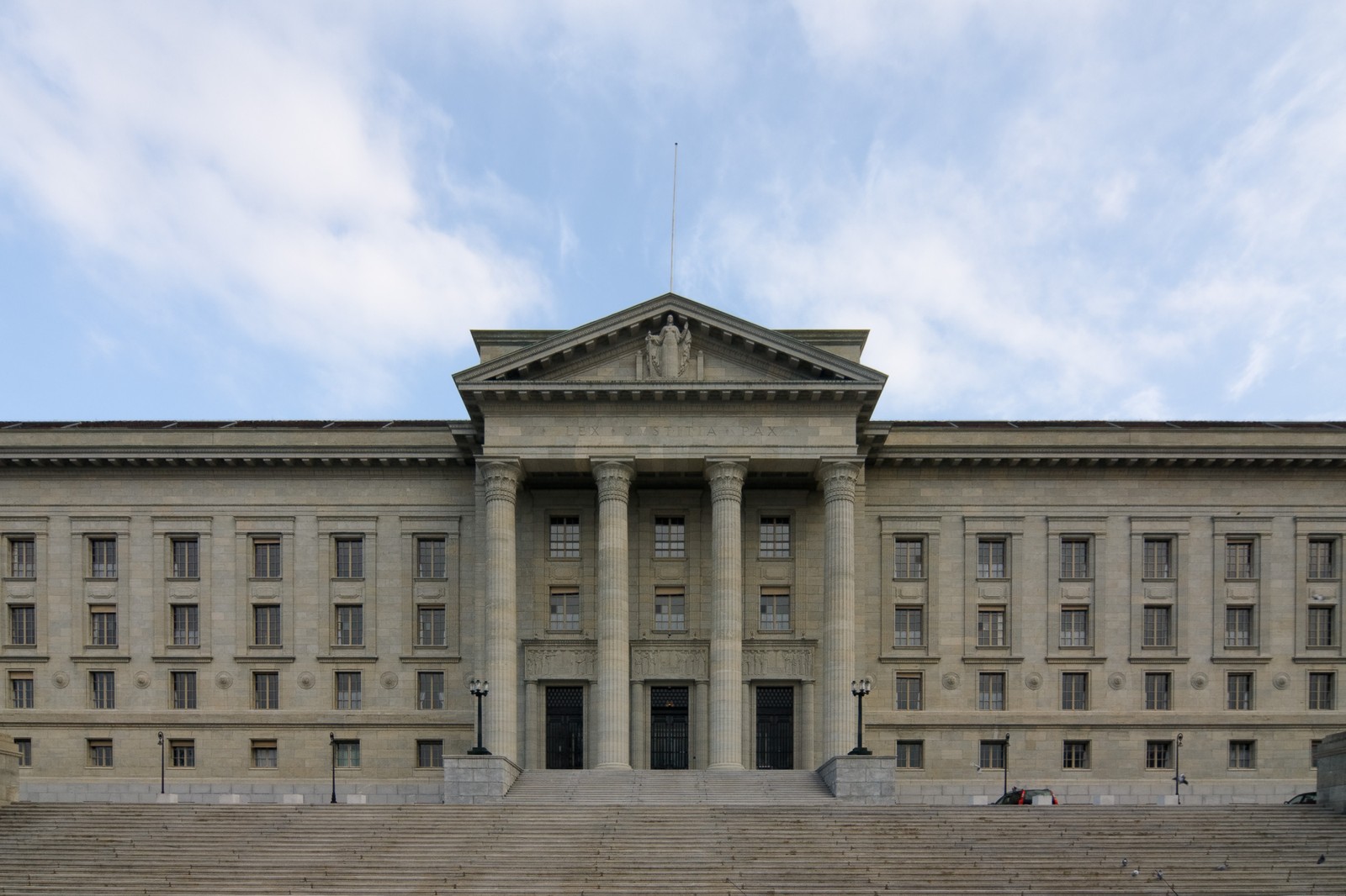Il Tribunale federale a Losanna. La Corte ha censurato il trattamento inflitto dalla Polizia di Zurigo a una donna fermata nel 2020.