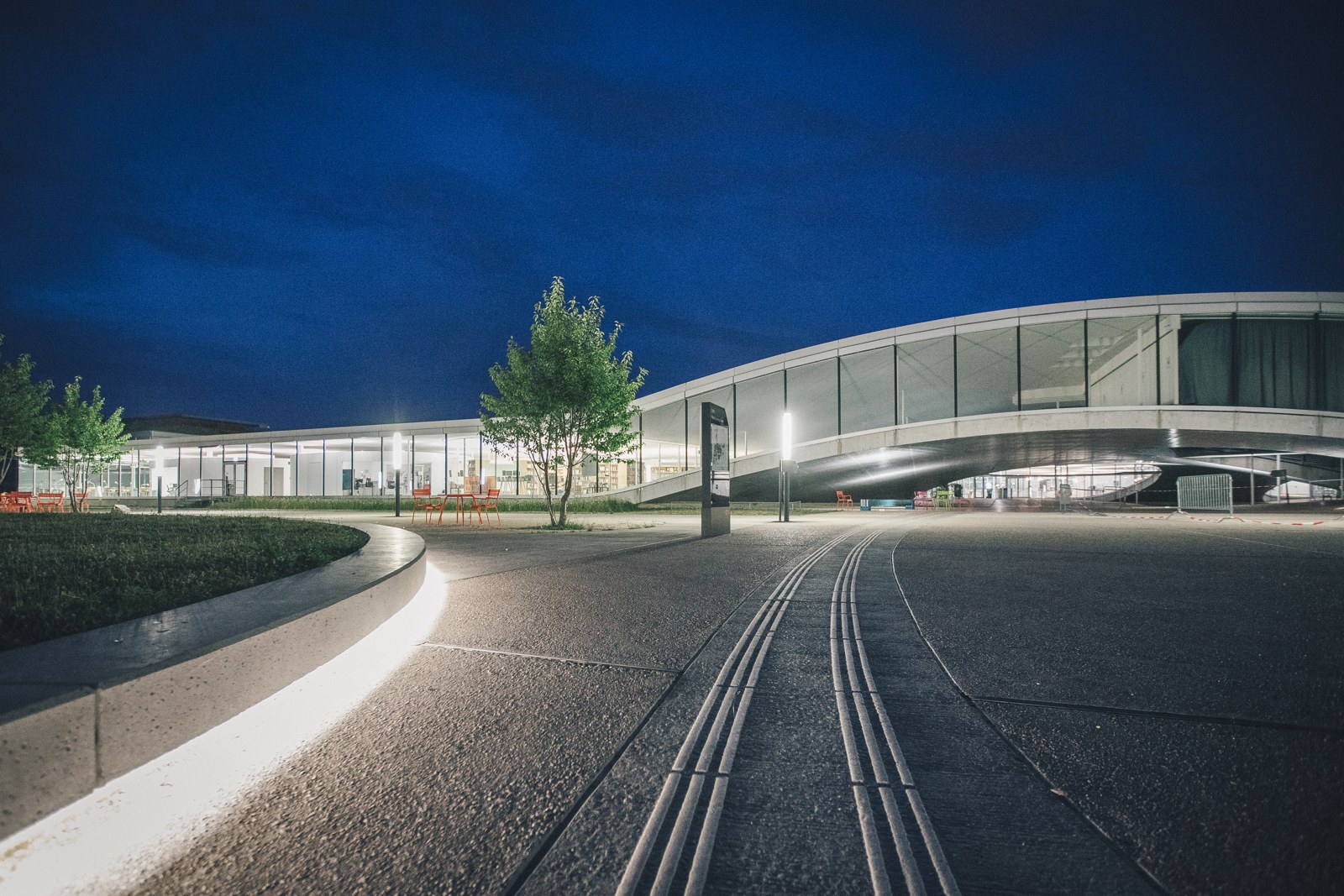 Il Rolex Learning Center dell'EPFL a Losanna (foto d'archivio). Marcel Salathé è co-direttore dell'AI Center all'EPFL.