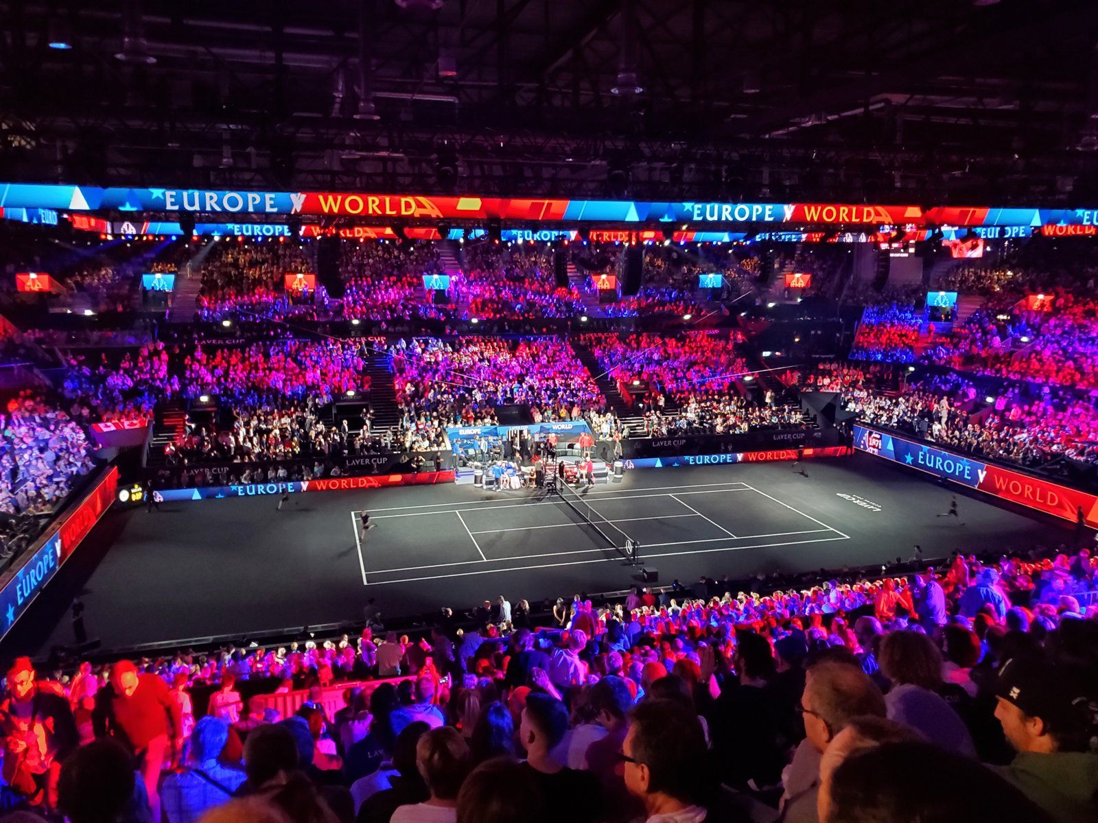 Un campo da tennis allestito per la Laver Cup (foto d'archivio)