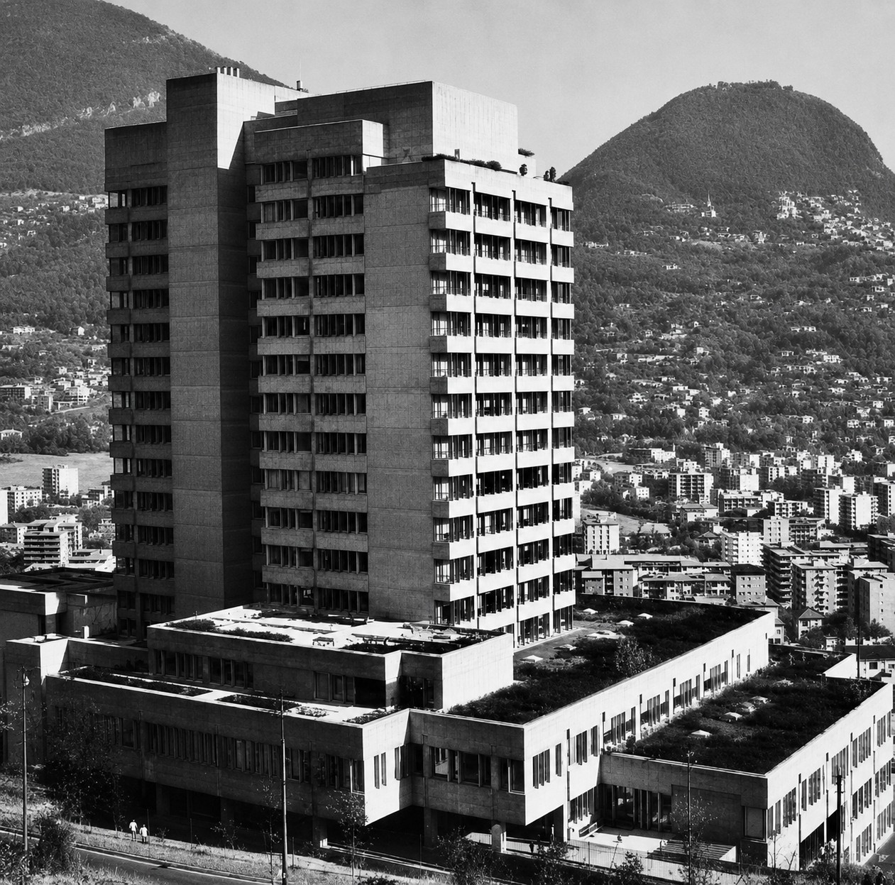L'Ospedale Civico di Lugano negli anni '80, sede storica della Clinica di cure palliative dell'EOC.