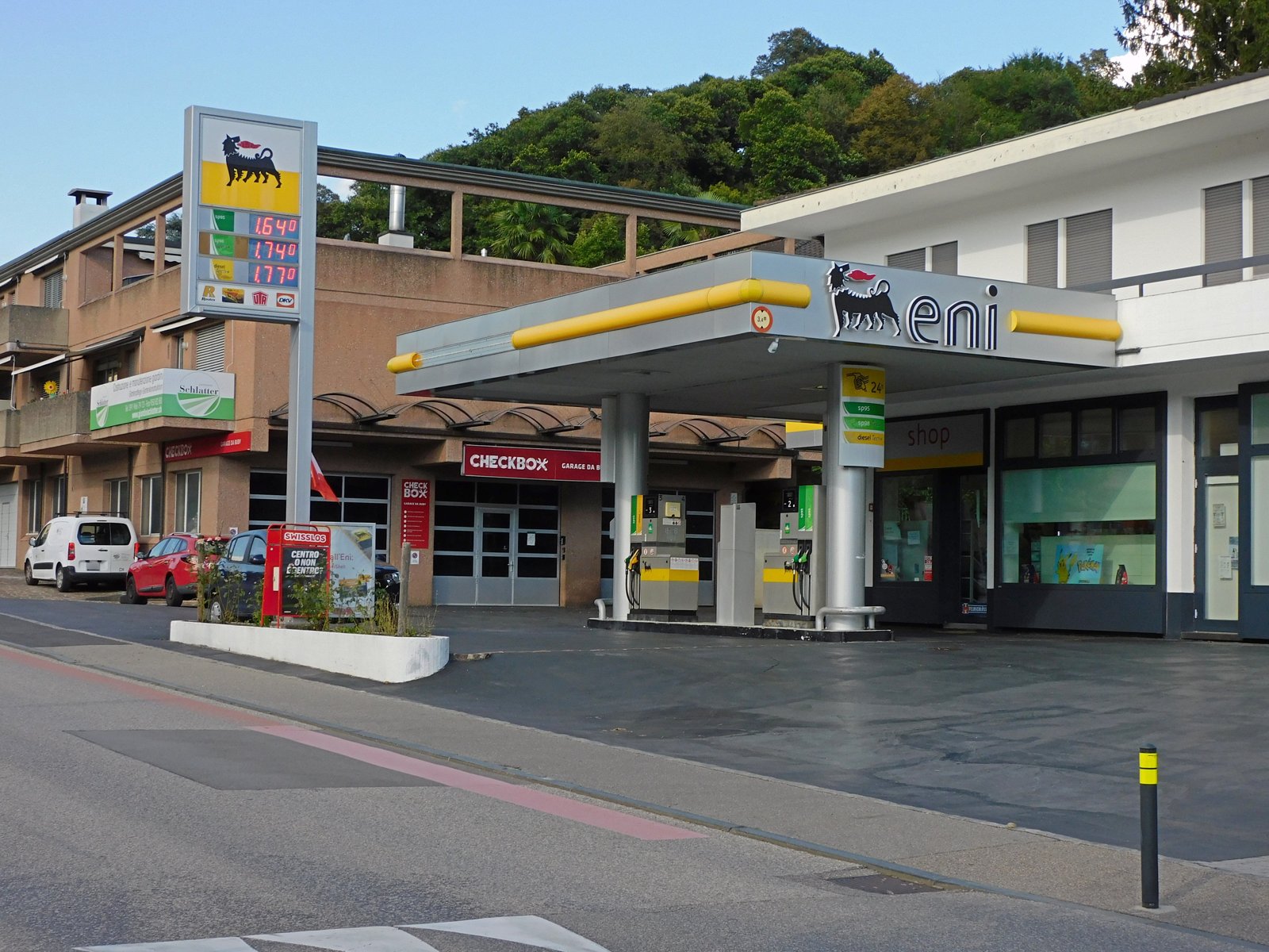 Un distributore di carburante in Ticino (foto d'archivio)