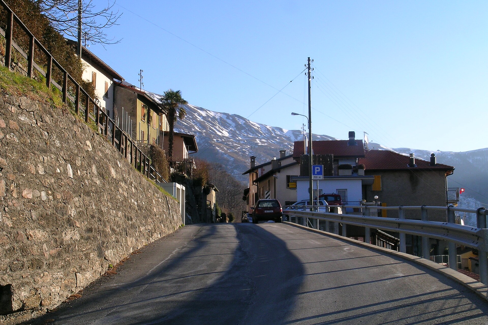 Foto d'archivio: Il villaggio di Scareglia in Valcolla, interessato dal piano di messa in sicurezza della strada cantonale dopo la frana di Lavinone.