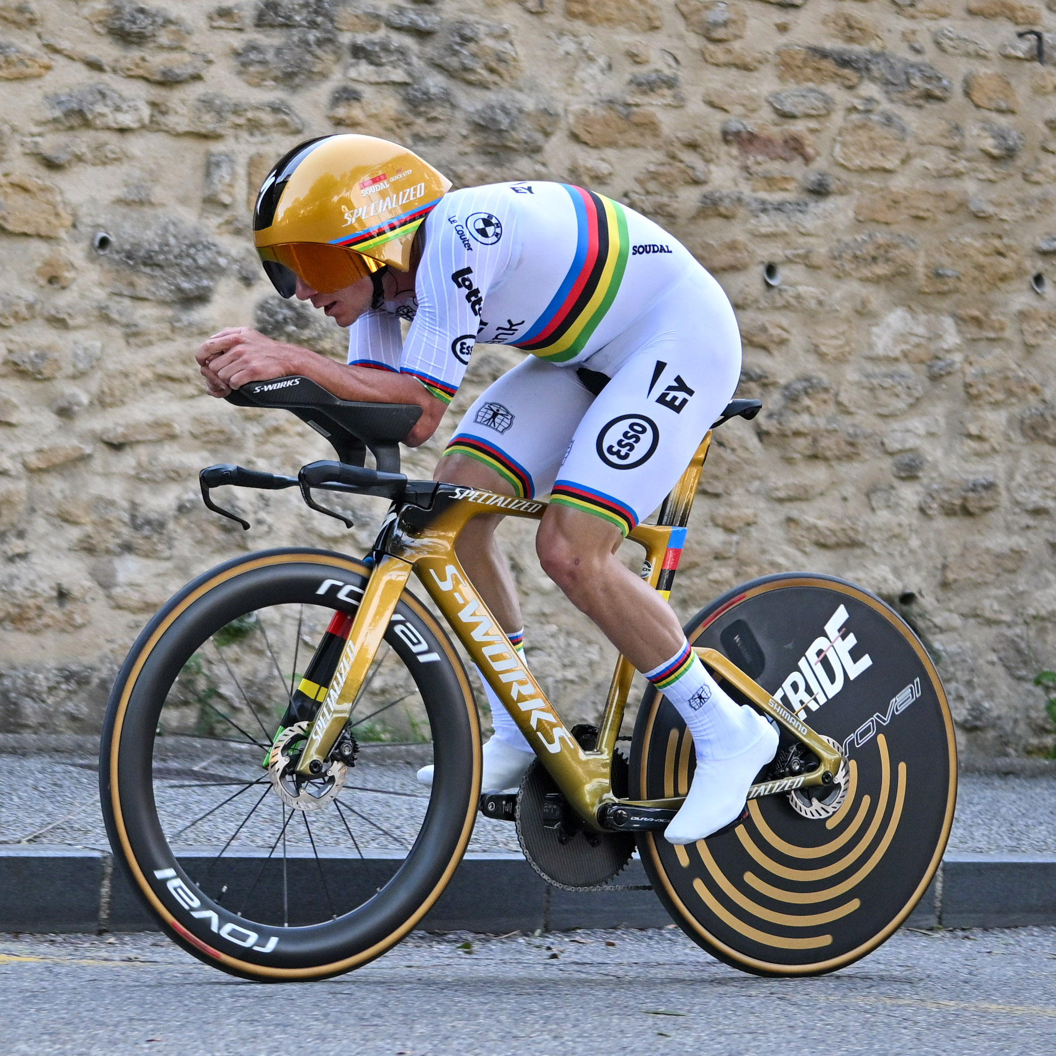 Il campione belga Remco Evenepoel impegnato in una prova a cronometro (foto d'archivio)