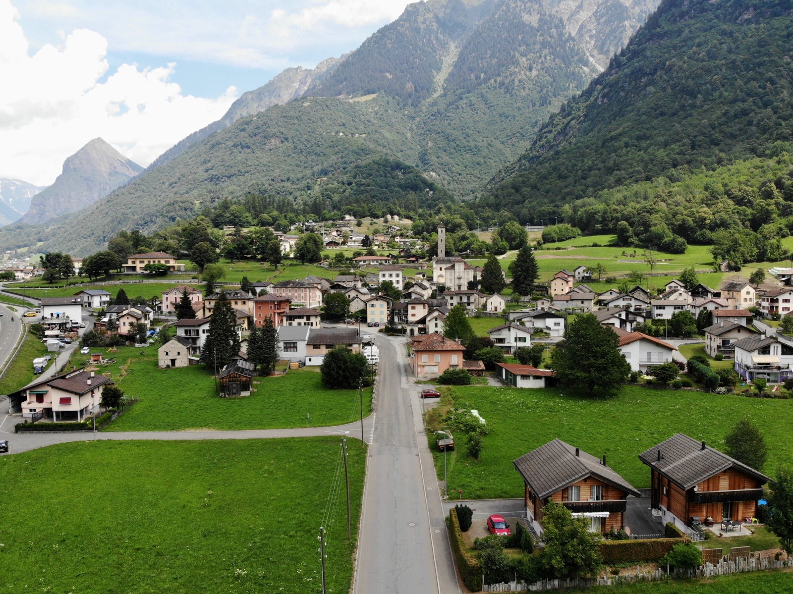 Torre, in Valle di Blenio. Foto d’archivio del 14 luglio 2018, usata come immagine di contesto; non ritrae il progetto agricolo.