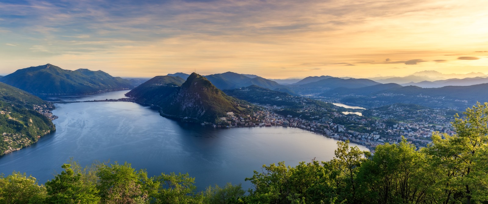 Lugano e il Ceresio, foto d'archivio (2016). La città è indicata nella candidatura per un girone dell'hockey femminile.