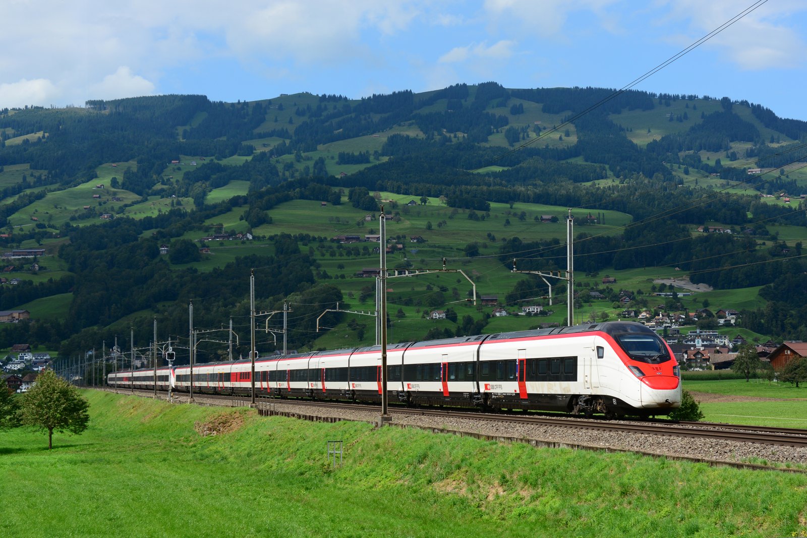 Un treno Giruno delle FFS (foto d'archivio): i convogli da acquistare non sono ancora stati scelti.