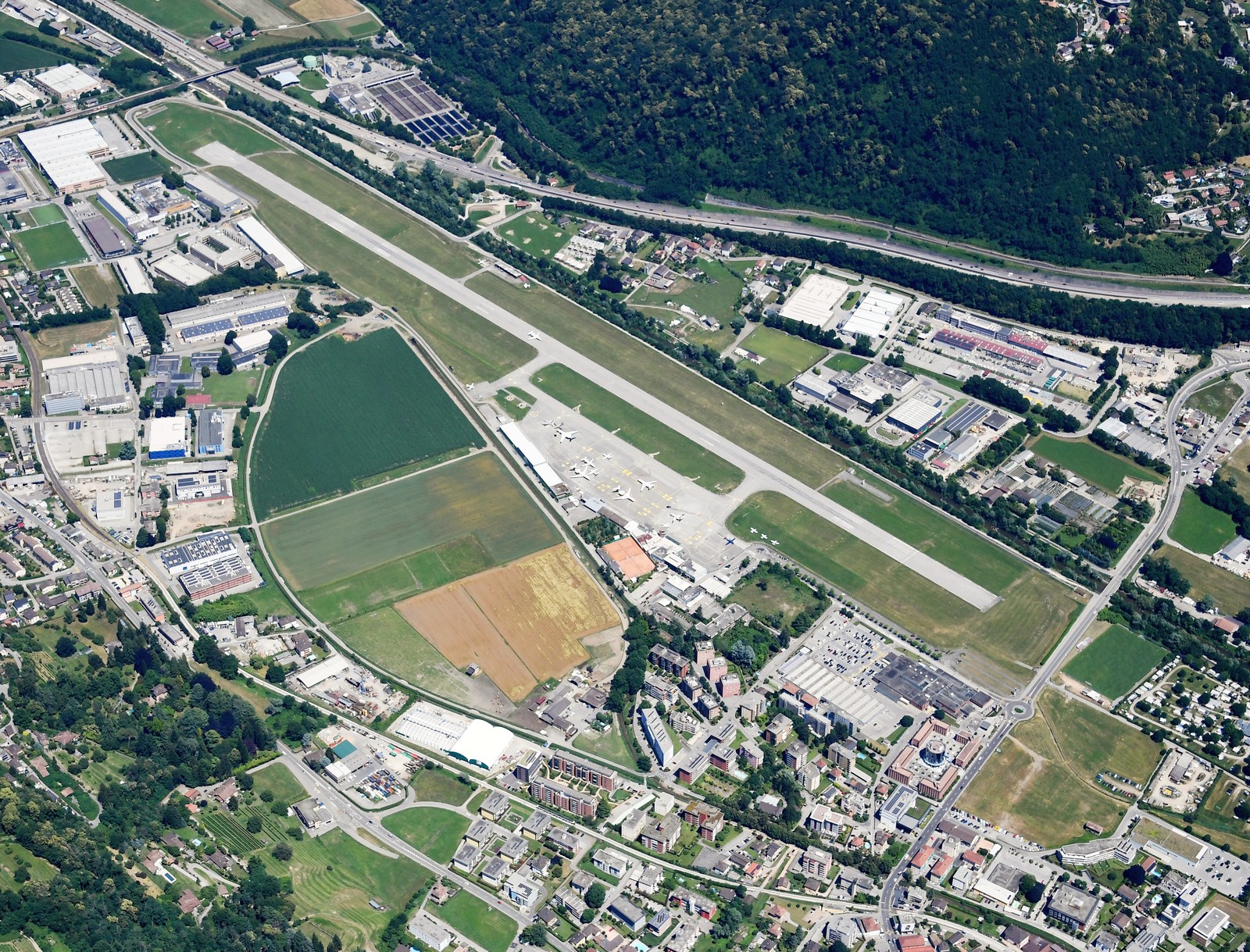L'aeroporto di Lugano-Agno visto dall'alto (foto d'archivio).