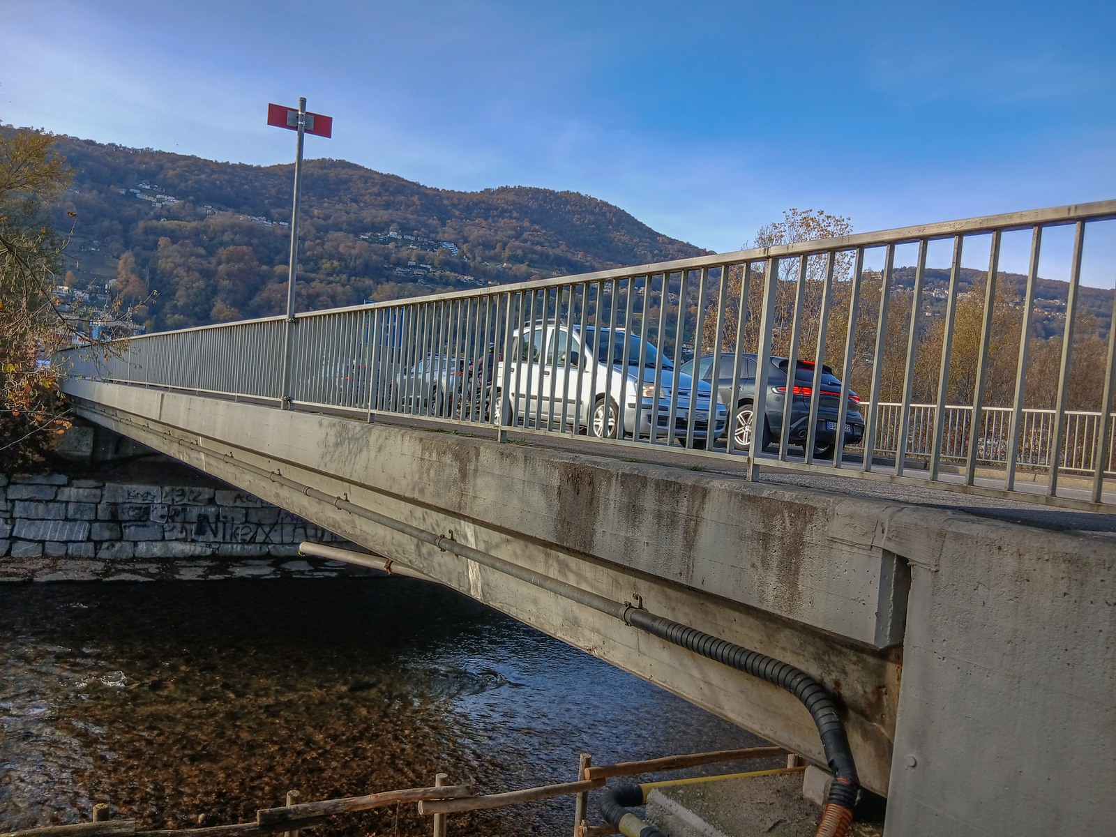 Il ponte di via Lugano sul Vedeggio, tra Muzzano e Agno. Foto d’archivio (2025), immagine di contesto della viabilità locale.