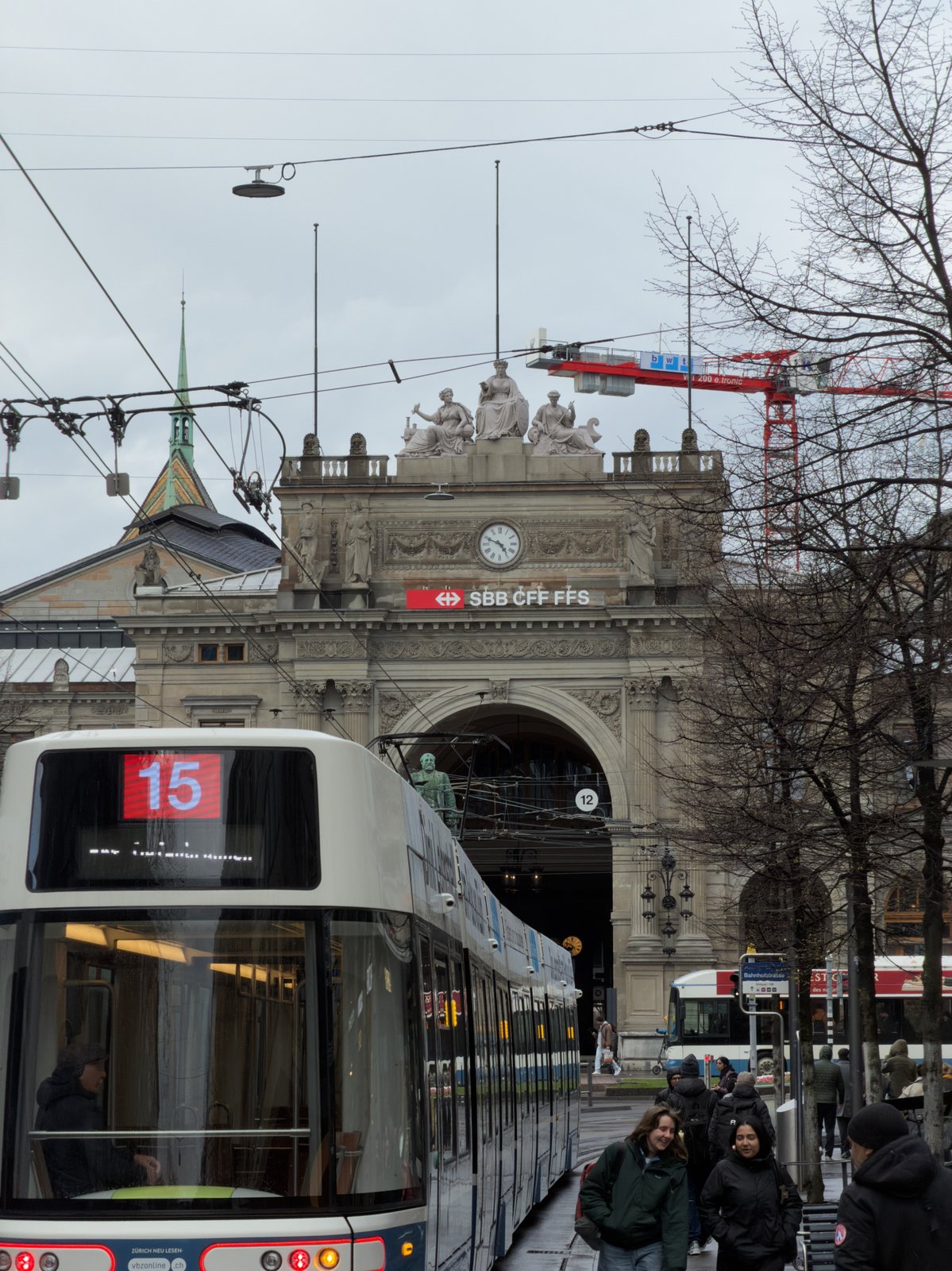 La stazione centrale di Zurigo (foto illustrativa)