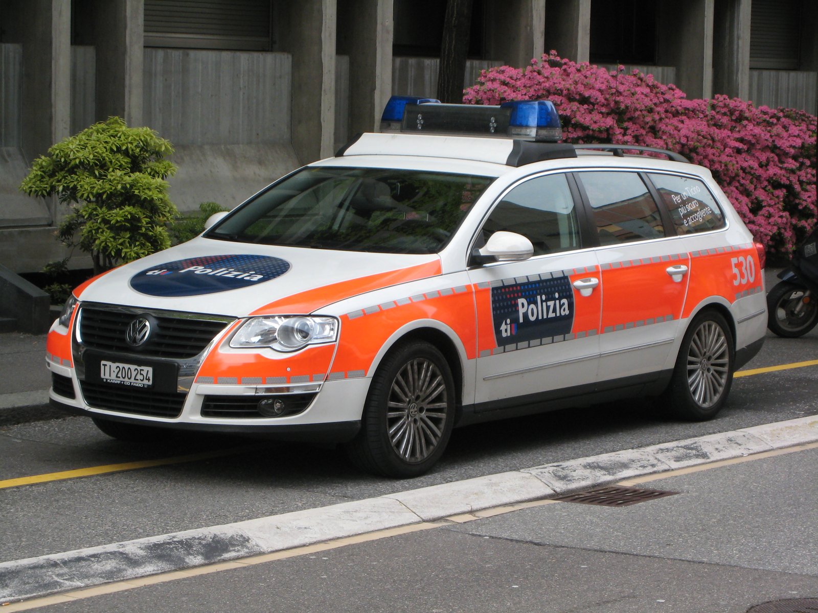 Un'auto della Polizia cantonale ticinese (foto d'archivio 2009).