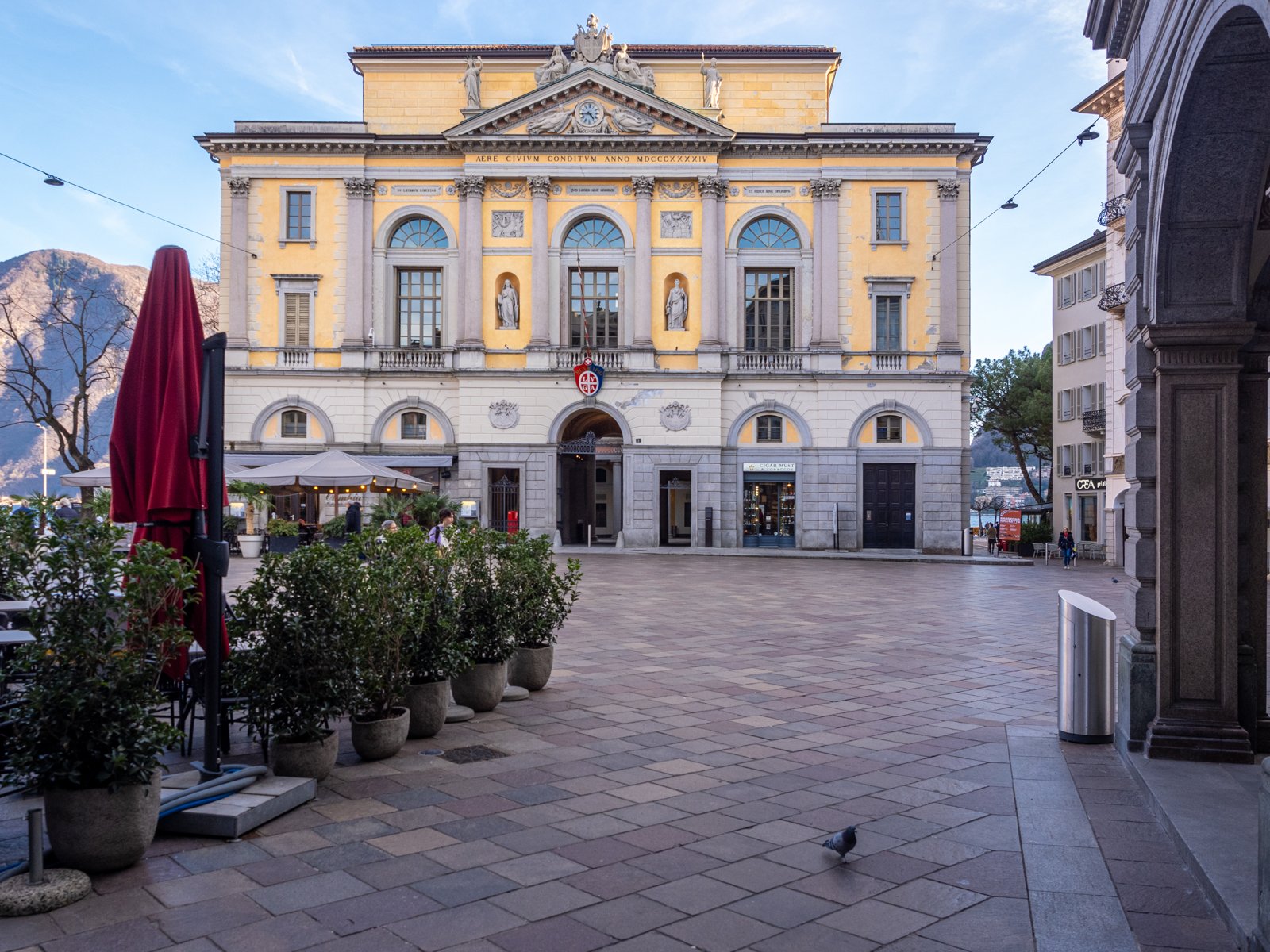 Piazza della Riforma a Lugano con Palazzo Civico, sede del Municipio (foto illustrativa)