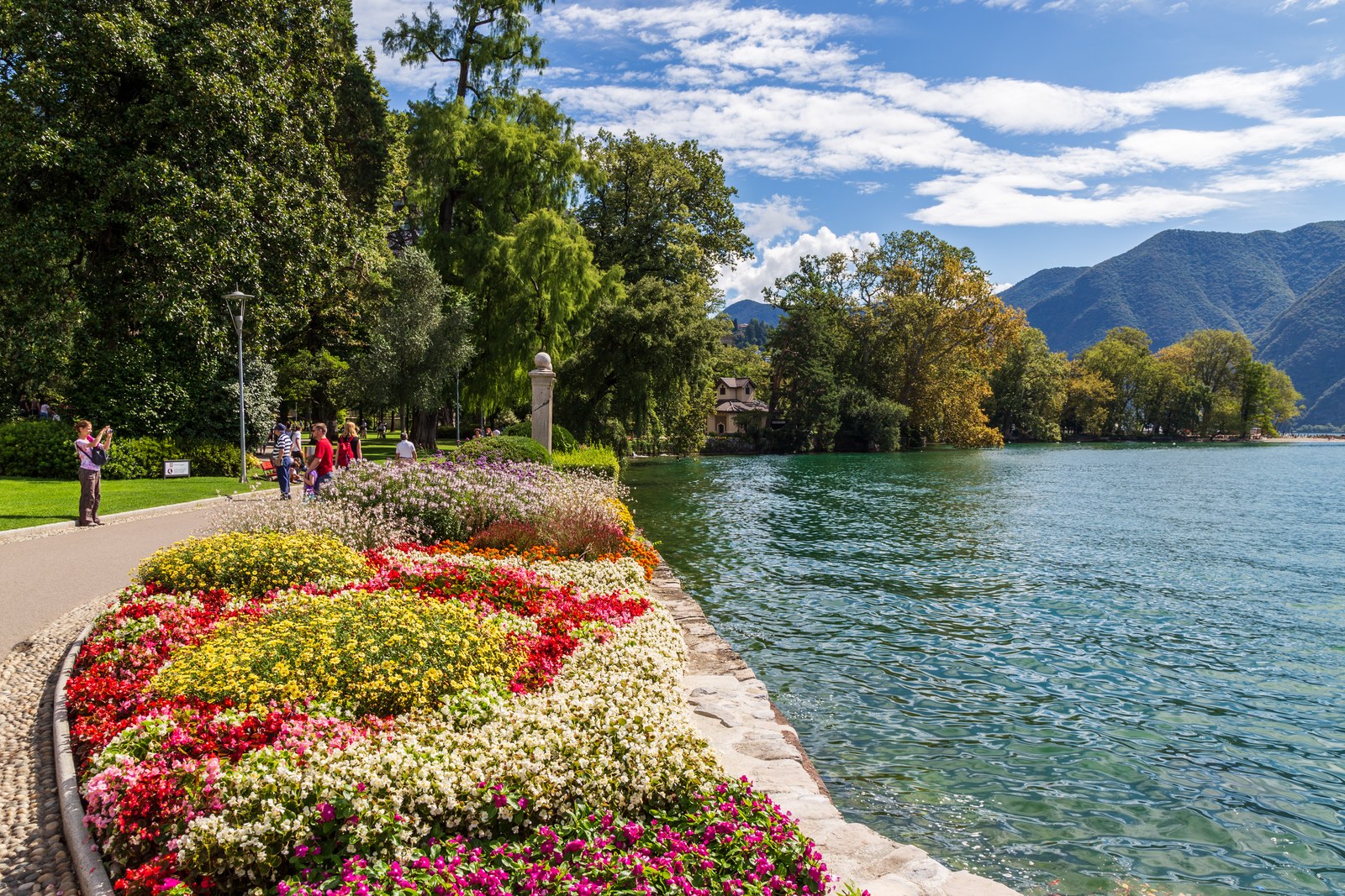 Il Parco Ciani e il lungolago di Lugano, scenario delle gare della StraLugano.