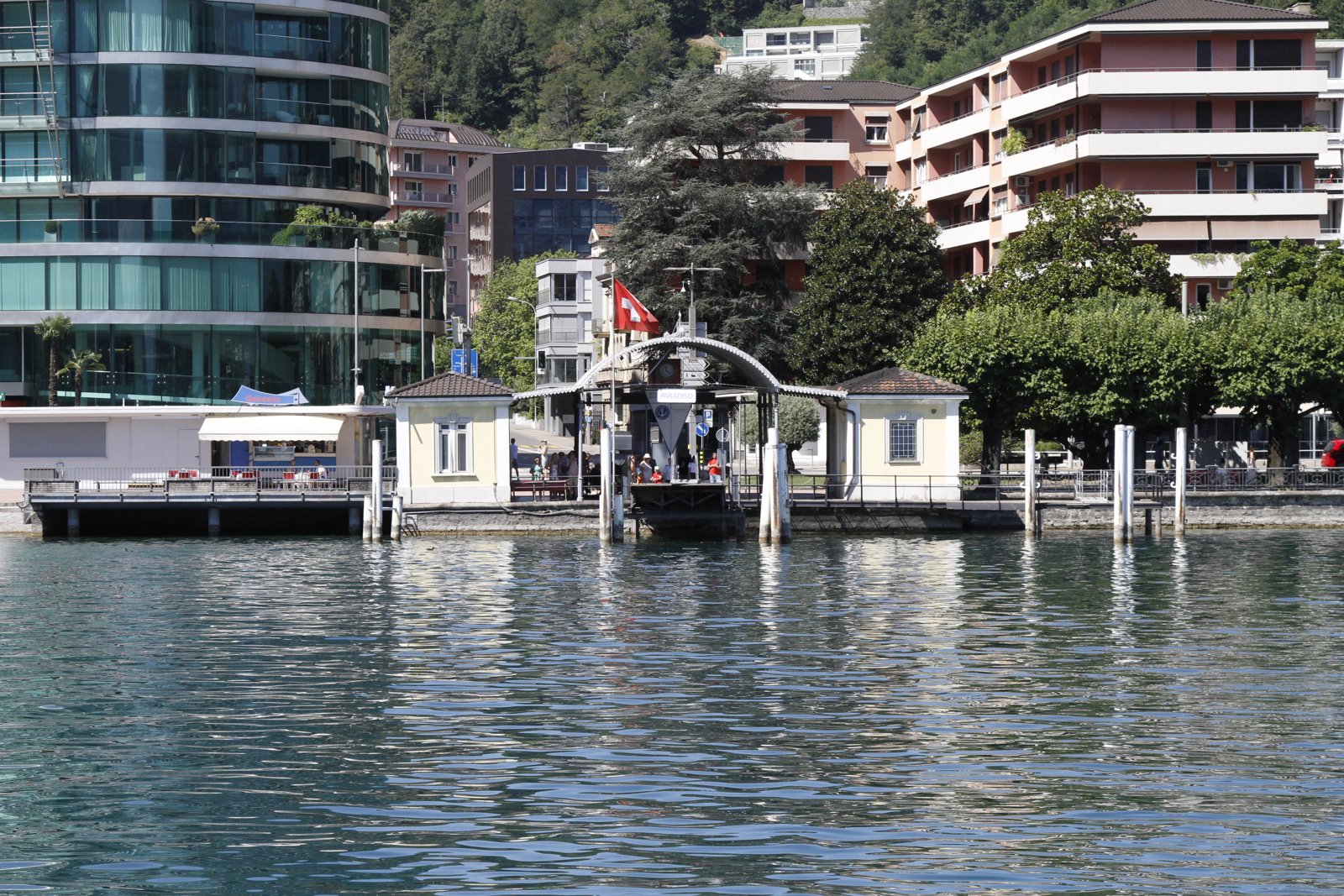 Il lungolago di Paradiso, sede dell'incontro per i nuovi residenti (foto d'archivio 2022).