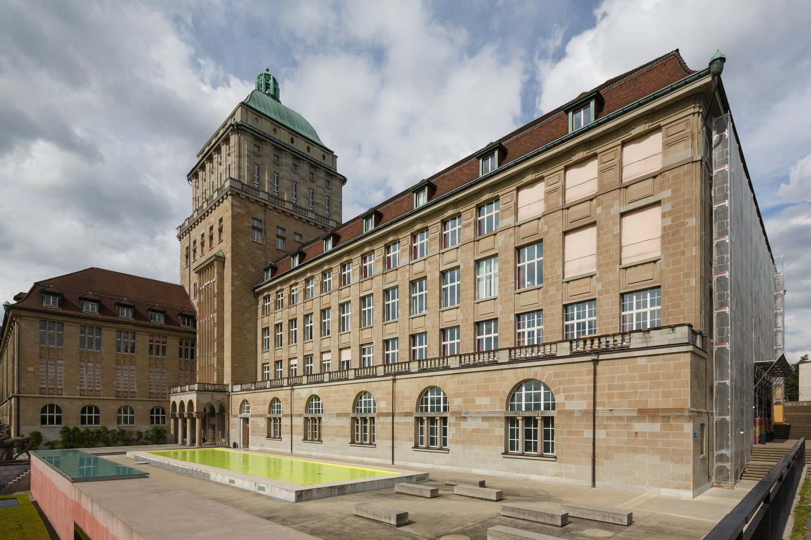 L’edificio principale dell’Università di Zurigo. Foto d’archivio (2016), immagine di contesto.