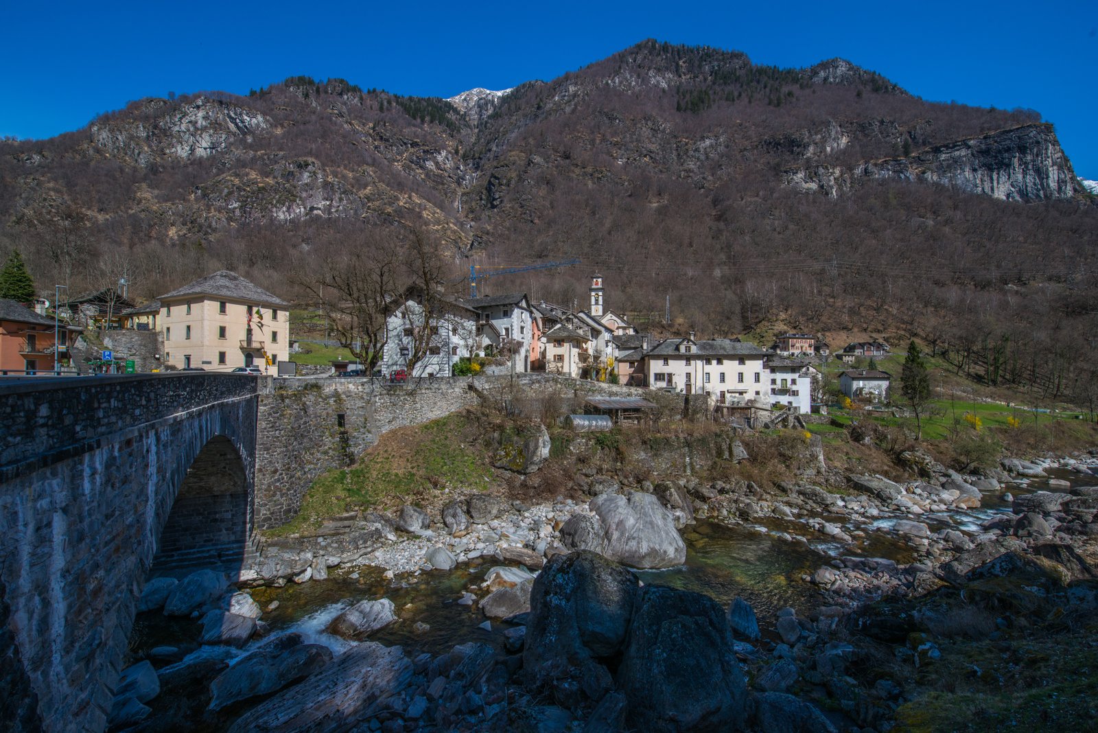 Scorcio di Prato-Sornico nella Val Lavizzara (foto illustrativa)