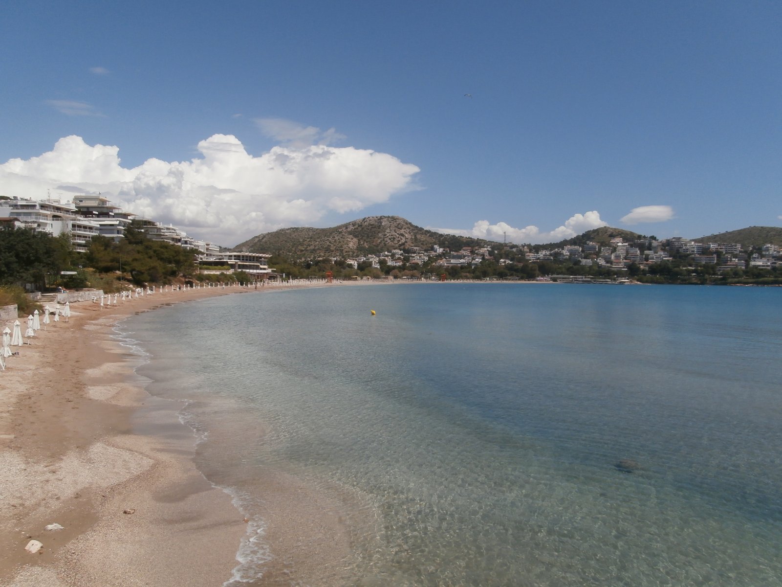 La spiaggia di Vouliagmeni in Grecia (foto d'archivio)