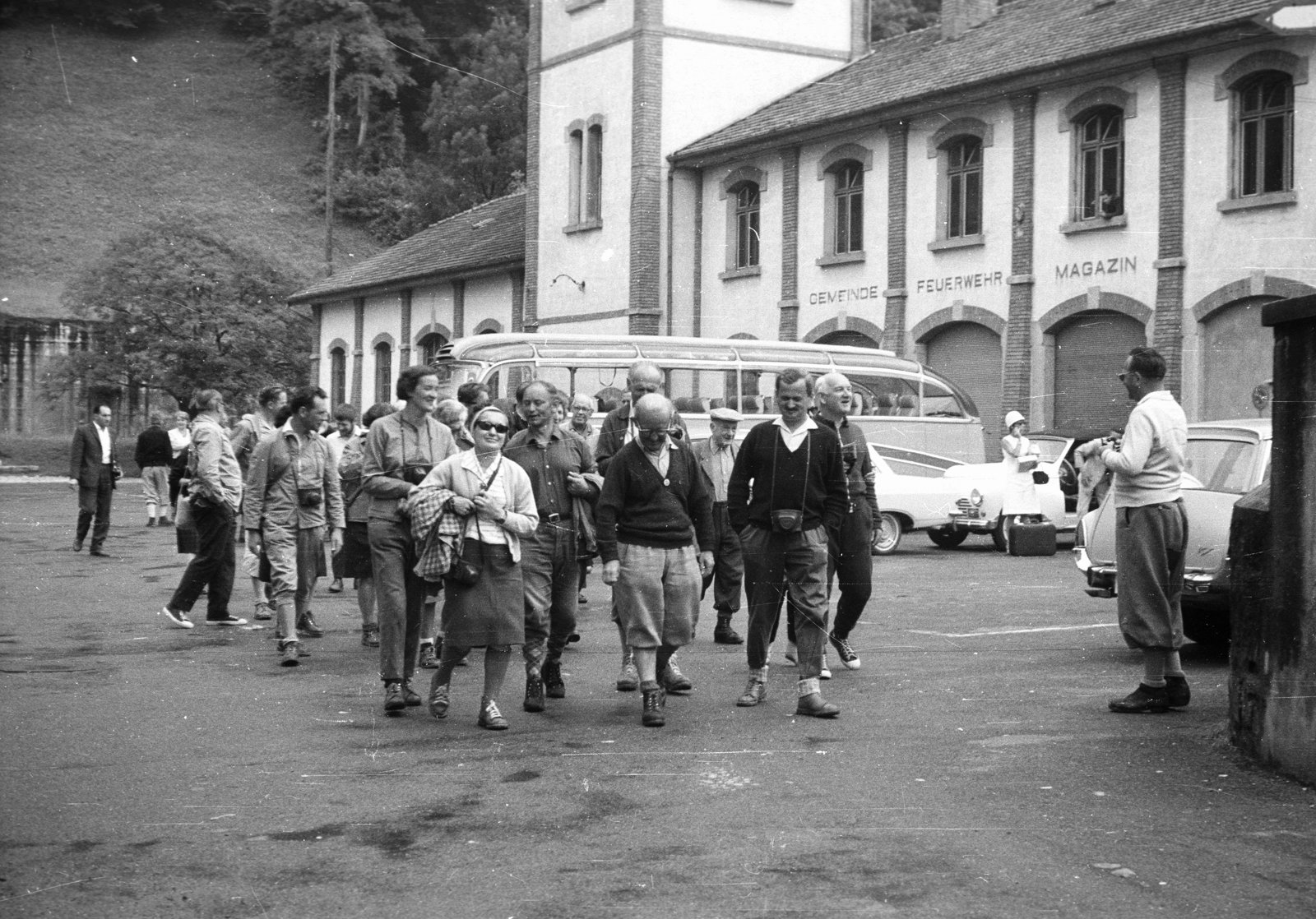Foto d'archivio (1966) di un autobus turistico in Svizzera.