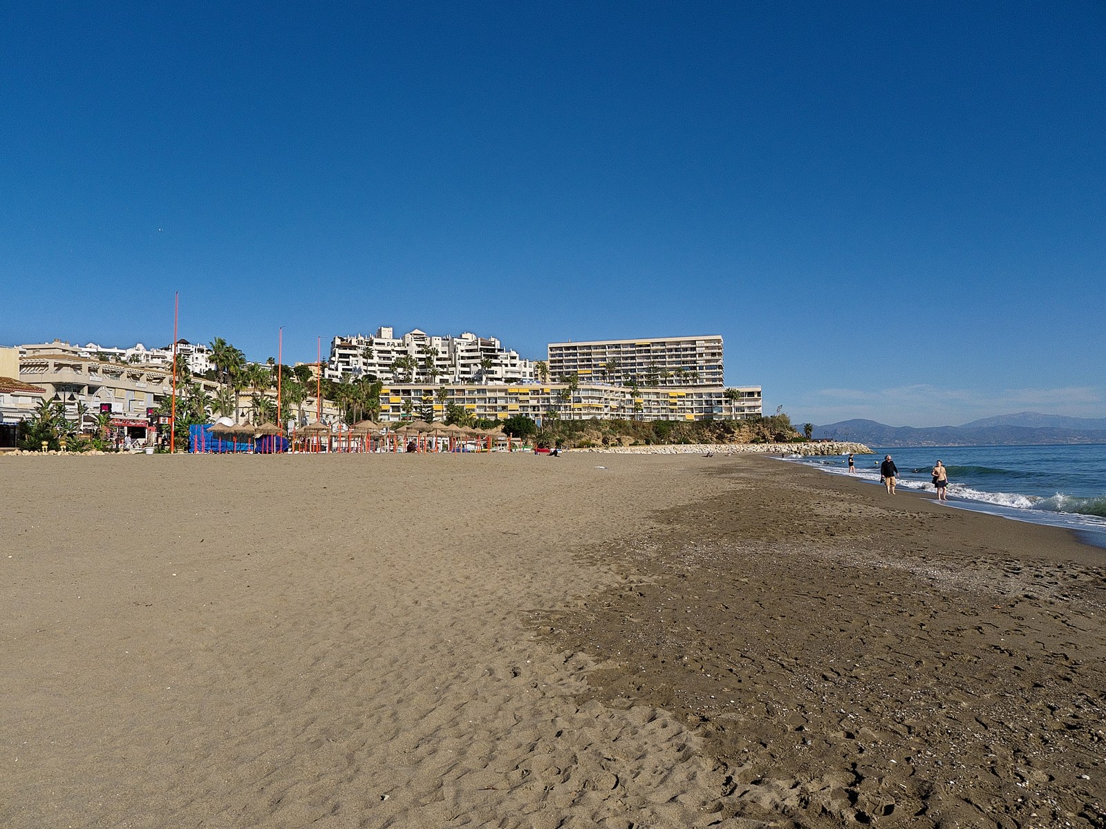 La spiaggia di Torremolinos in Andalusia, dove il 50enne di Lodrino aprirà la nuova attività.