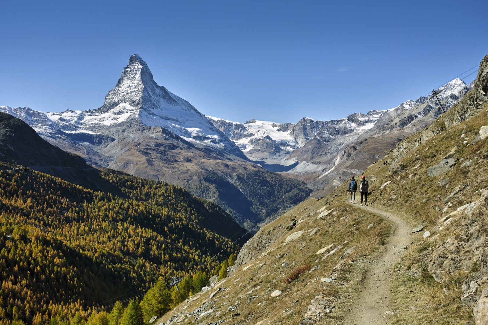Il Monte Cervino sopra Zermatt, in Vallese (foto d'archivio)